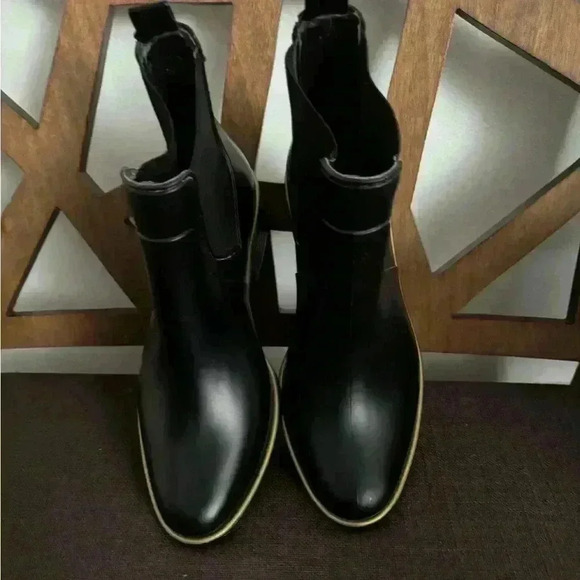 Kate Spade
New York solstice rain boot used like a New - Picture 1 of 5